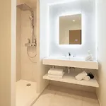 La 4*